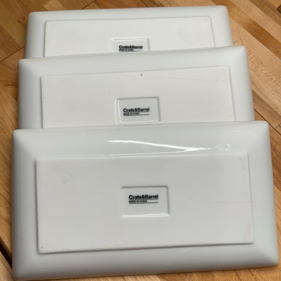 Perfect rectangles. Classic white plates by Crate + Barrel. A hostess staple. - Picture 3 of 3